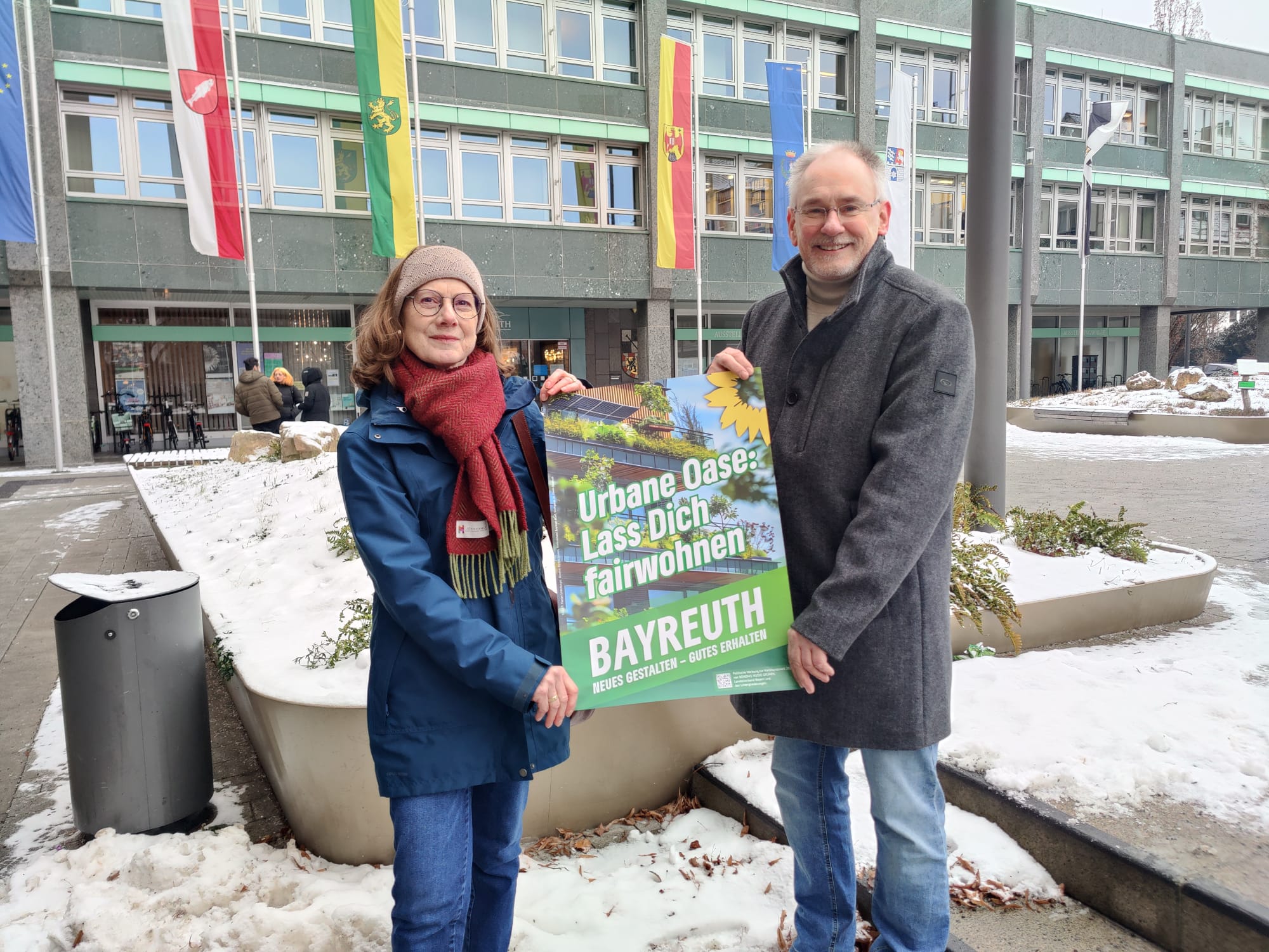 Sabine Steininger und Ulf Boderius mit 'Grüne Oase' Plakat
